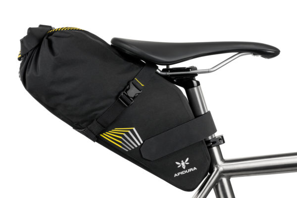 apidura-racing-saddle-pack-7l-on-bike-1-hires
